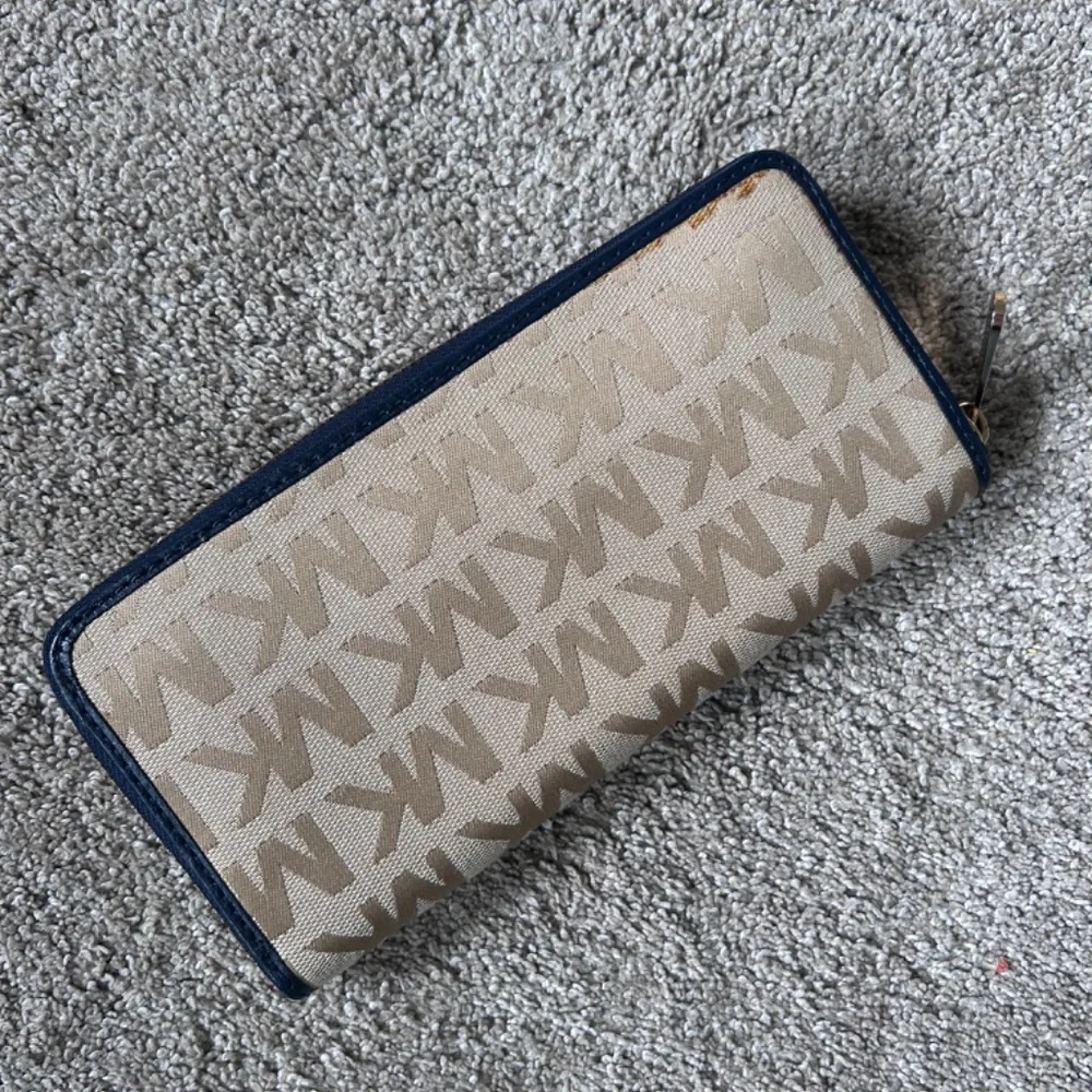 🍓FREE With 70$+ Purchase!!! Michael Kors Clutch Wallet